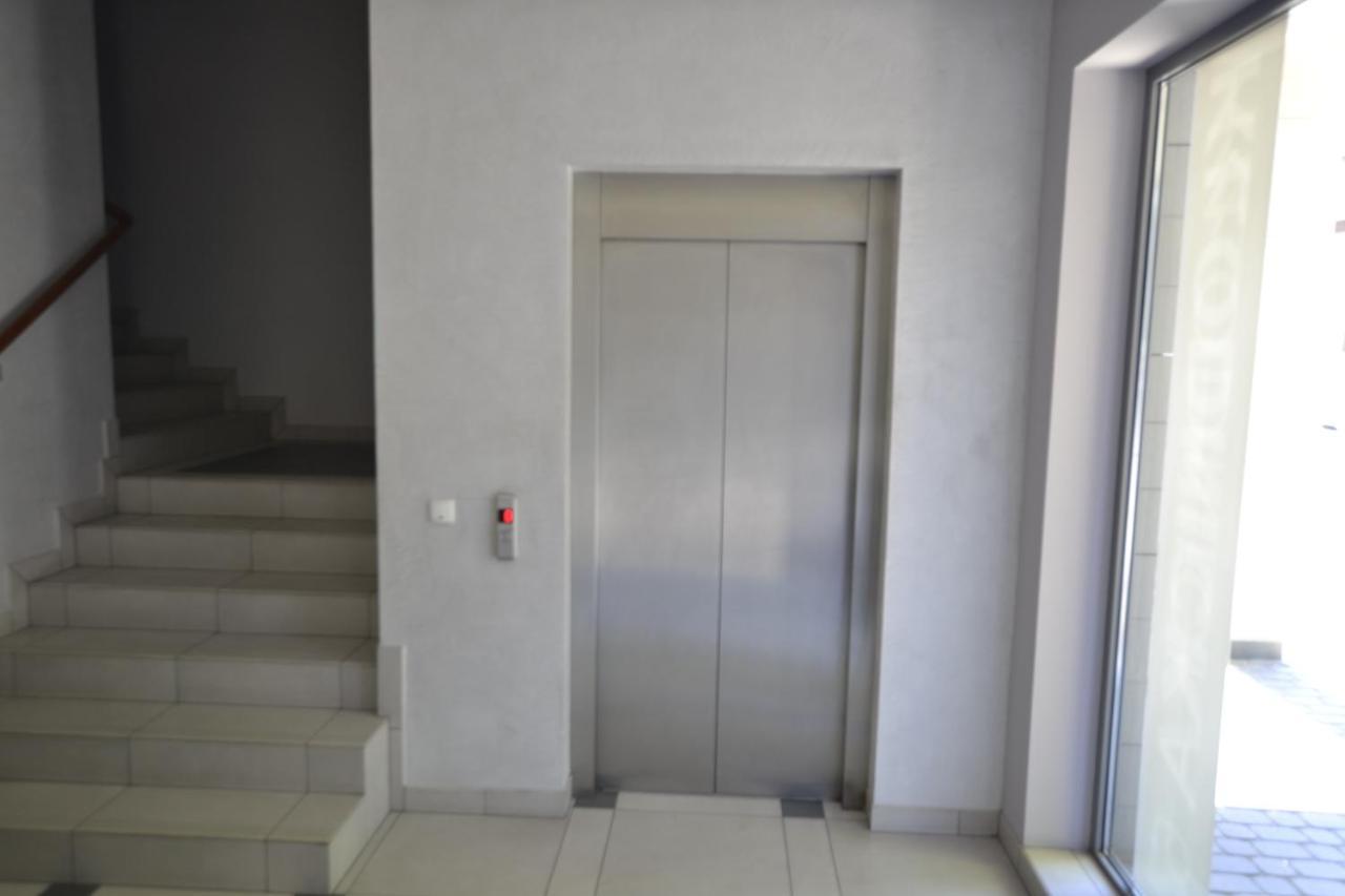 Apartament Bursztynowy Z Garazem -Centrum Gliwic グリヴィツェ エクステリア 写真